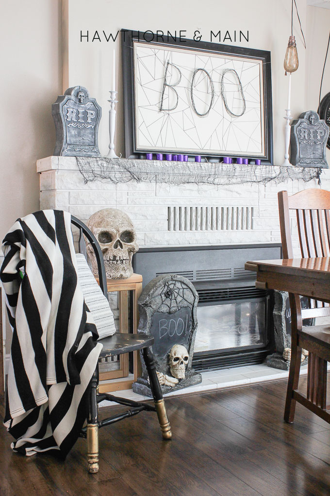 Come take a peek at my purple glam Halloween dinning room and mantel tour. I decided to go all out and use purple, black and white.  It turned to so fun! 