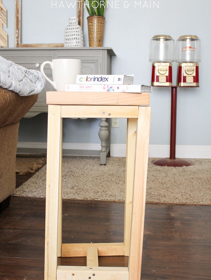 Simple DIY Wood Side Table