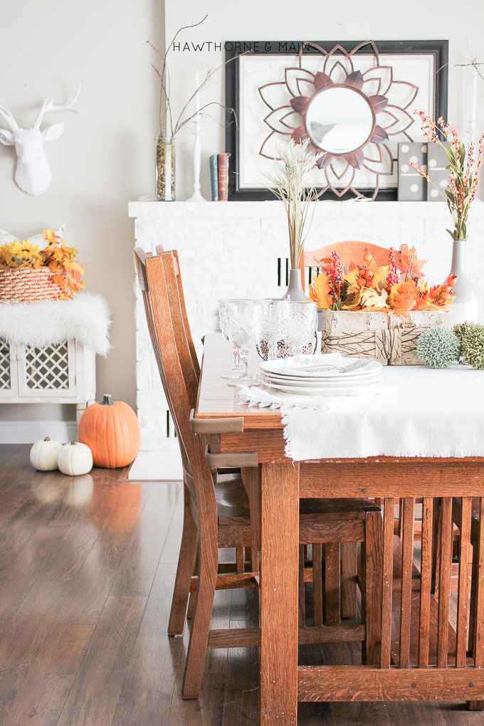 Welcome to my Fall Home Tour at Hawthorne and Main. I hope that you can find some inspiration as you take a peek at my home this lovely fall season!  Let me know what you think!