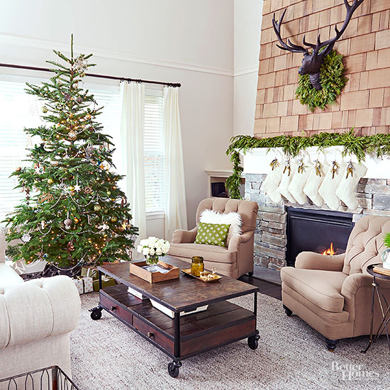 Looking for Christmas decor ideas this holiday season? Check out this great list of 7 amazing Christmas decor ideas.  They are sure to get the ideas flowing! 