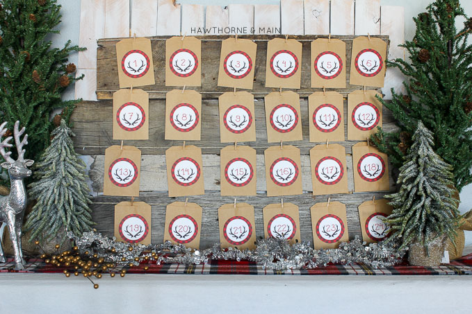 DIY holiday advent calendar. The perfect tradition for families to count down the days until Christmas. This advent calendar comes with a fun twist. #HolidayRandomActs