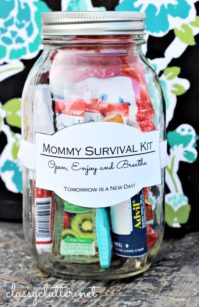 These mason jar gift ideas are awesome.  I really need to make some of these for neighbors and friends this year.  They look really easy to put together! 