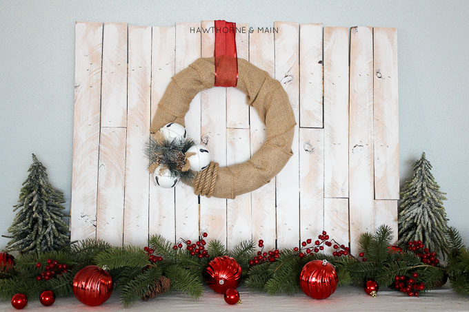 Love this burlap jungle bells wreath! So easy and fun. Pinning! 