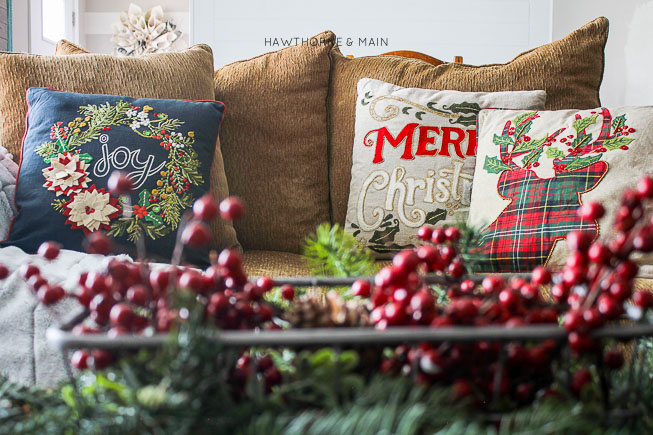 Decorating doesn't have to be hard. Check out these3 Fail Proof Holiday Decor Ideas