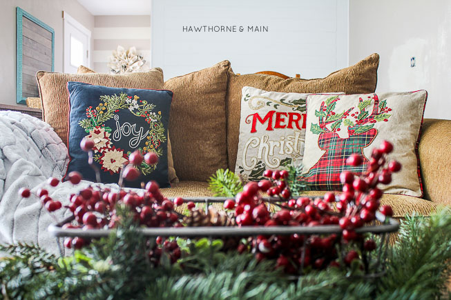 Decorating doesn't have to be hard. Check out these3 Fail Proof Holiday Decor Ideas