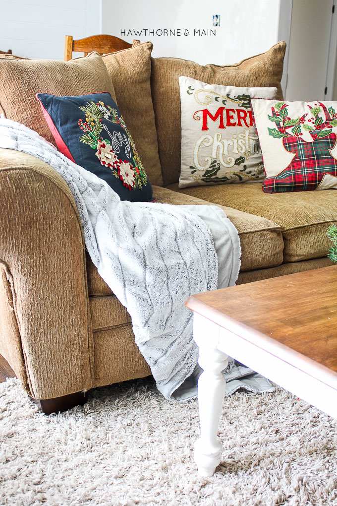 Decorating doesn't have to be hard. Check out these3 Fail Proof Holiday Decor Ideas