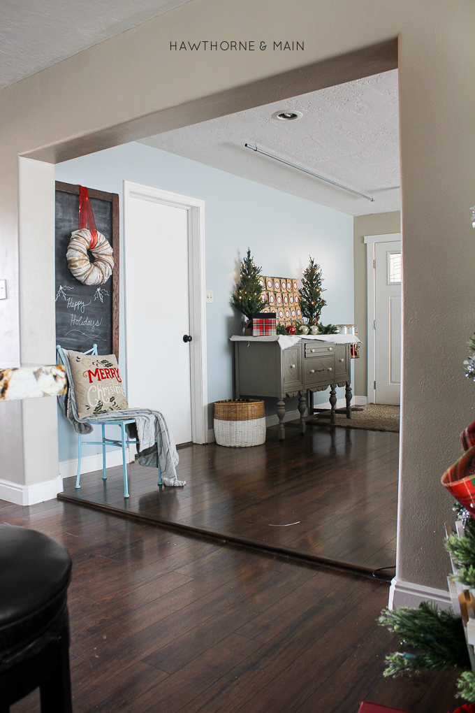 Christmas home tour 2015! Love all the beautiful decor ideas. Totally pinning for future reference.