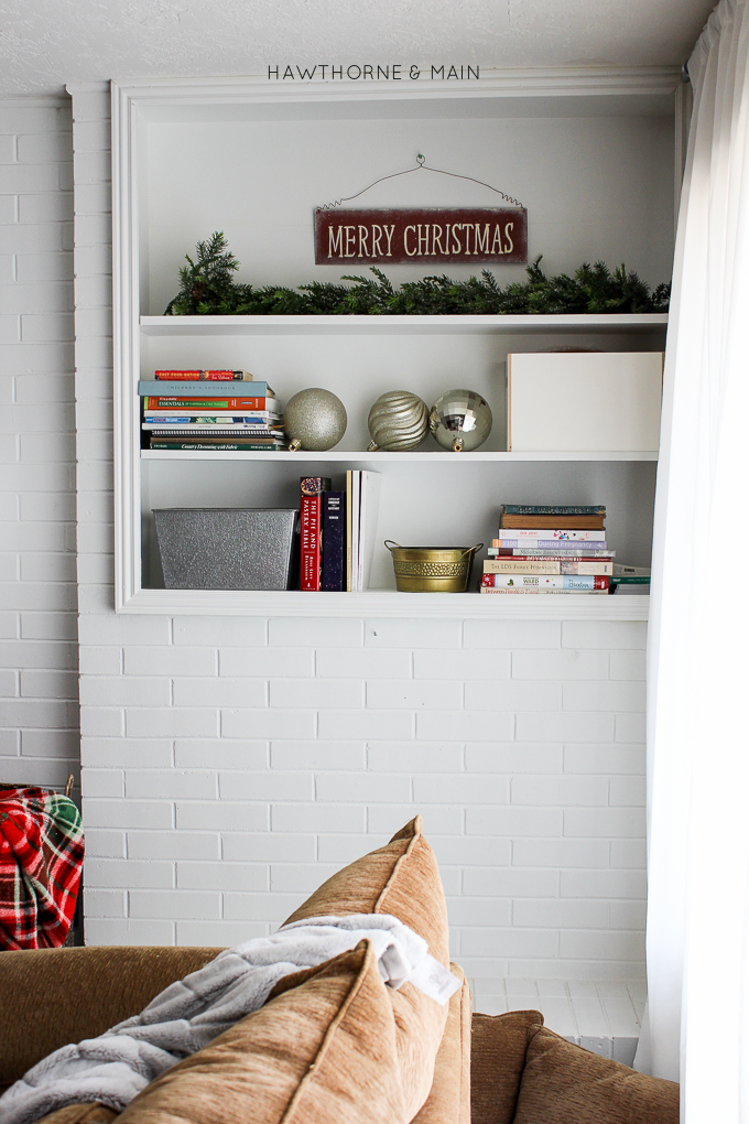 Christmas home tour 2015! Love all the beautiful decor ideas. Totally pinning for future reference.