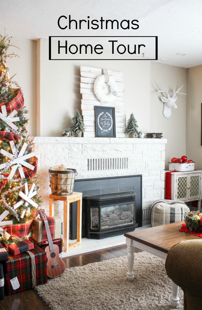 Christmas home tour 2015! Love all the beautiful decor ideas. Totally pinning for future reference.