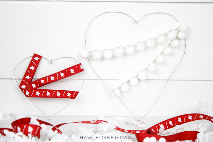 Lovely modern Valentines Day decor. This looks super easy and cute. #modern 