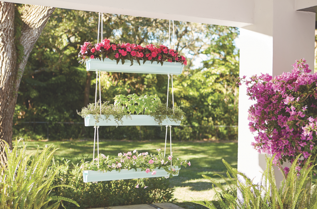 DIY Hanging Planter. This is a super fun and easy DIY that is perfect for spring and summer. Plant flowers or herbs there are so many possibilities. 