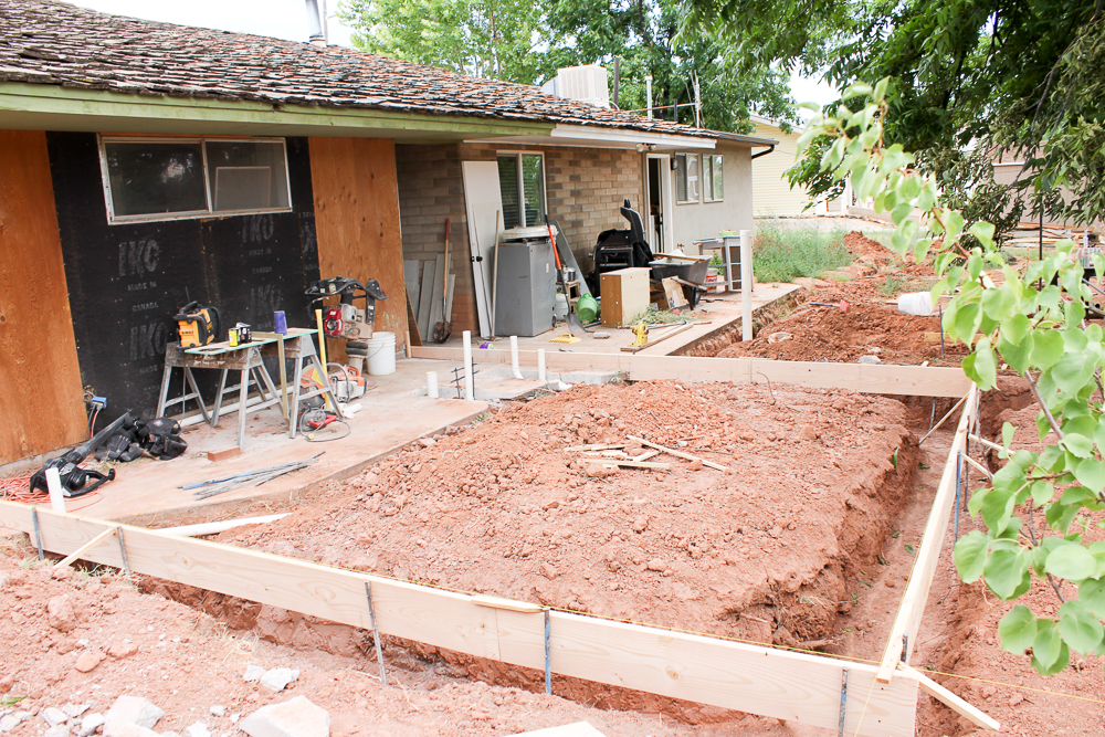 The Suite Pecan before- the outside was a totally disaster with just dirt and weeds. Here is what the space looked like before. Luckily it gets way better from here! 