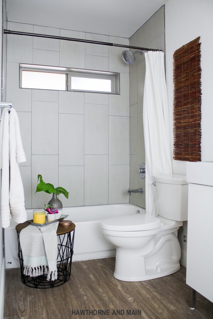 Check out this bathroom update in The Suite Pecan. This bathroom space in finally coming together! What is your favorite part? #bathroom #thesuitepecan 