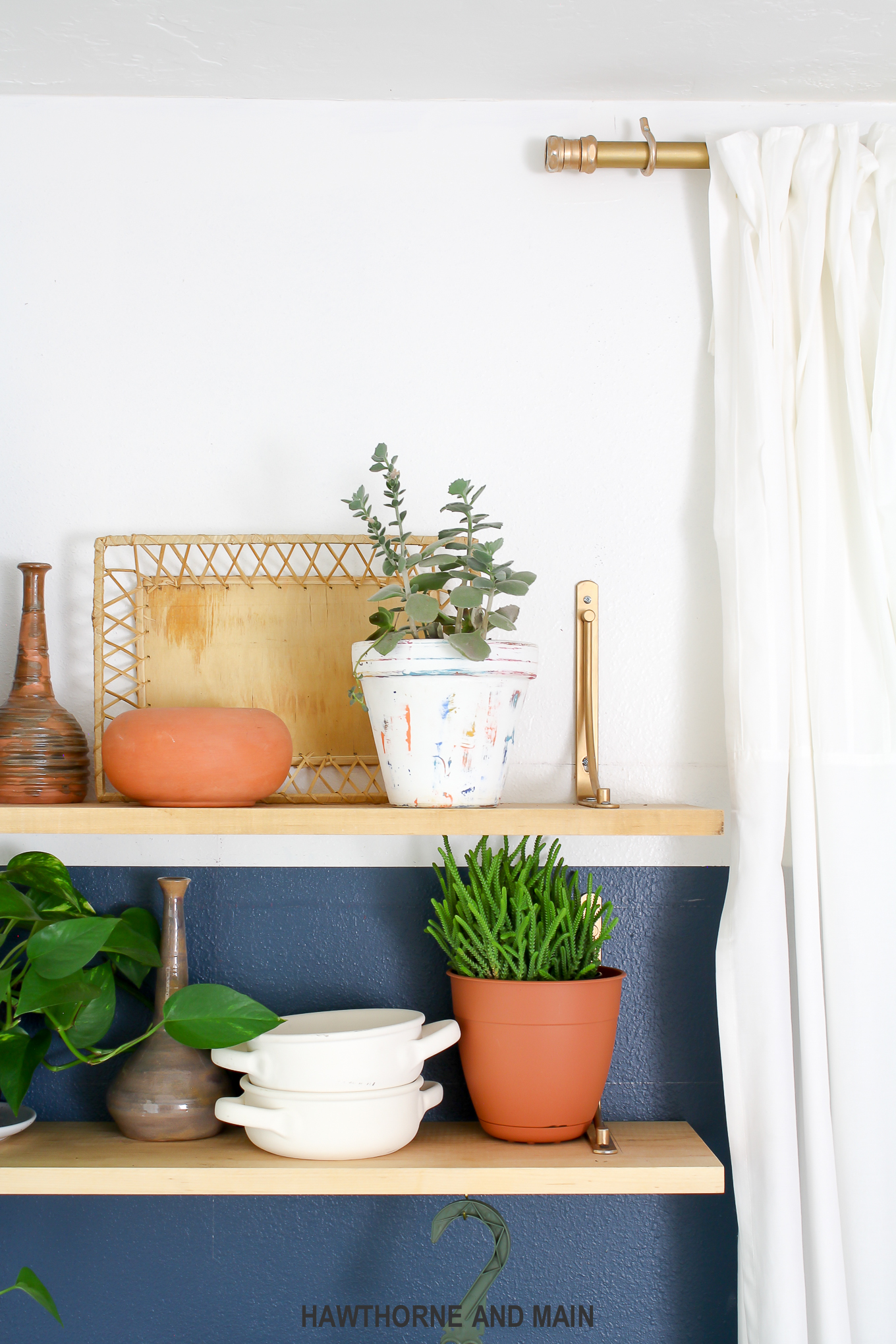 boho-styled-shelves