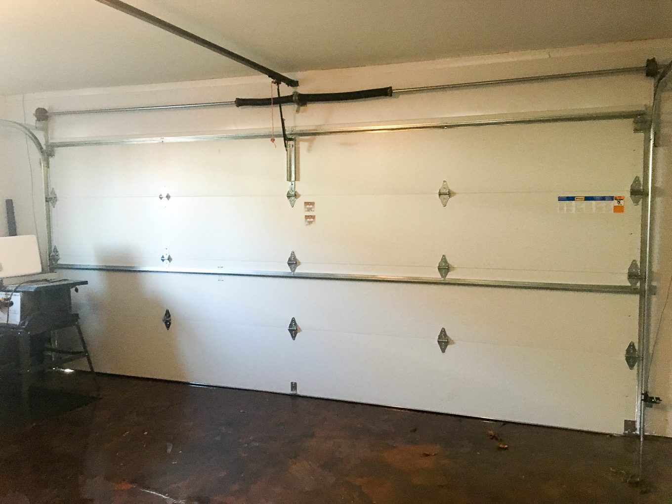 tips-to-pick-out-a-garage-door