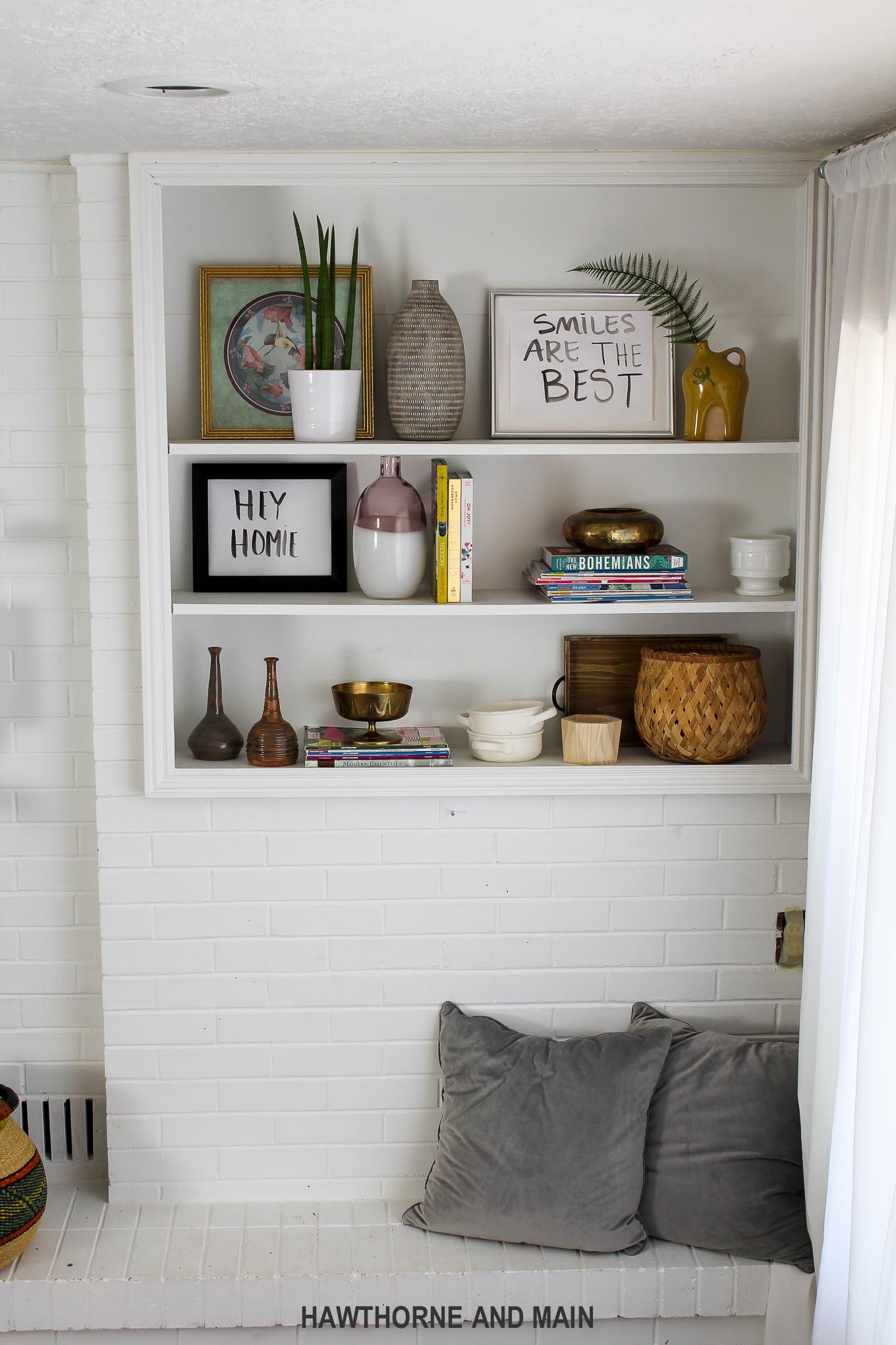 boho-bookshelf