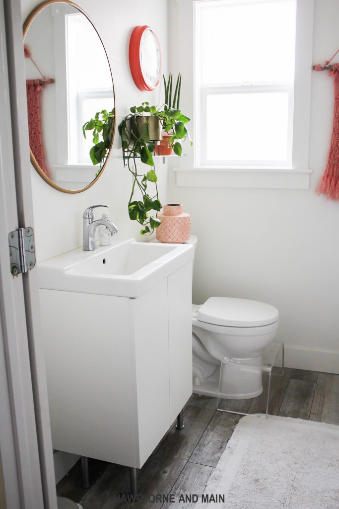 Looking to add a few blush accents to your home. Here are some great tips on how to incorporate blush pink. 